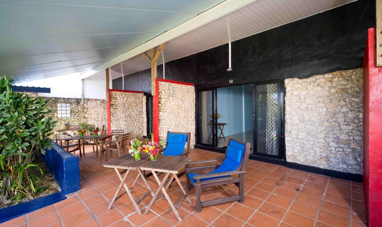 Retreat Seaside Hostel Port Vila Exterior photo