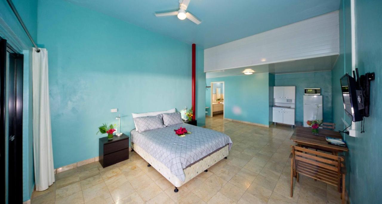 Retreat Seaside Hostel Port Vila Exterior photo