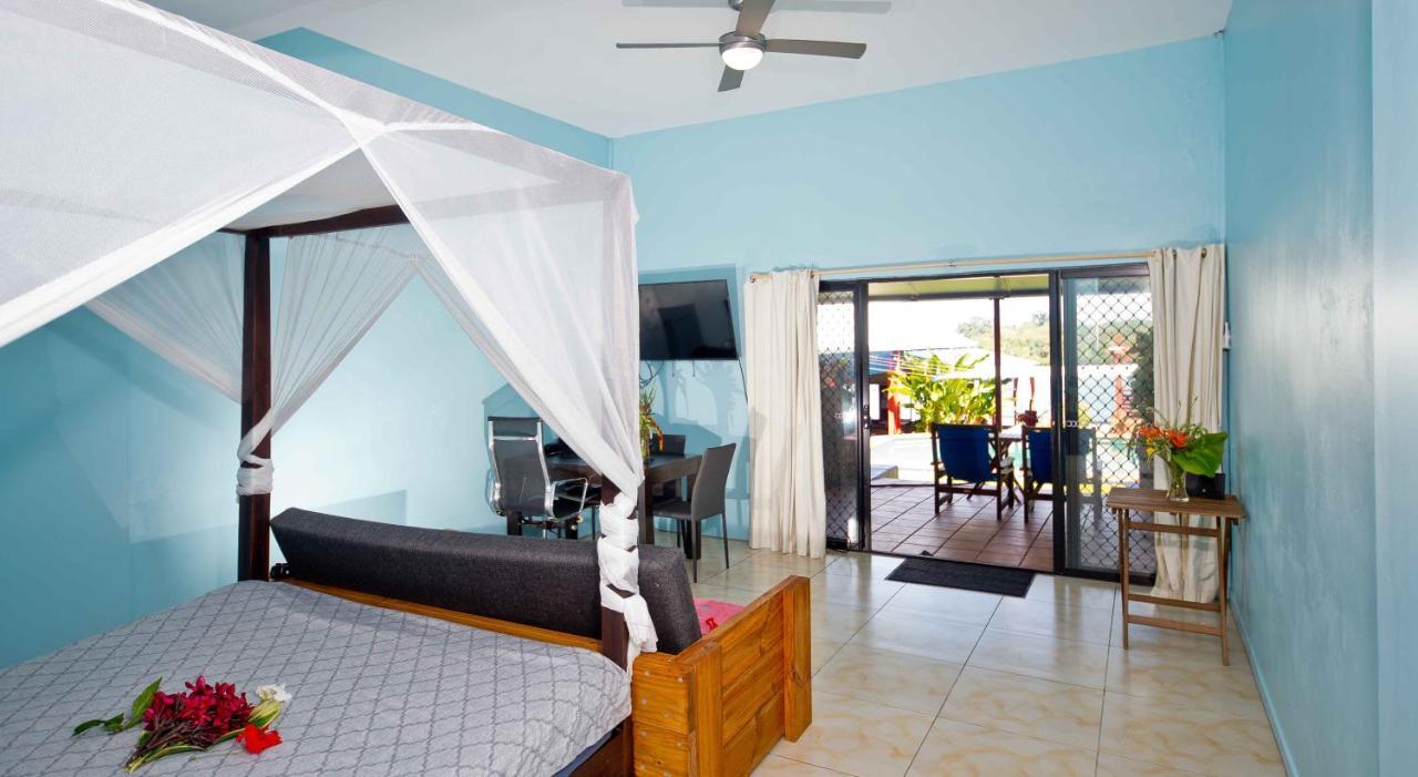 Retreat Seaside Hostel Port Vila Exterior photo